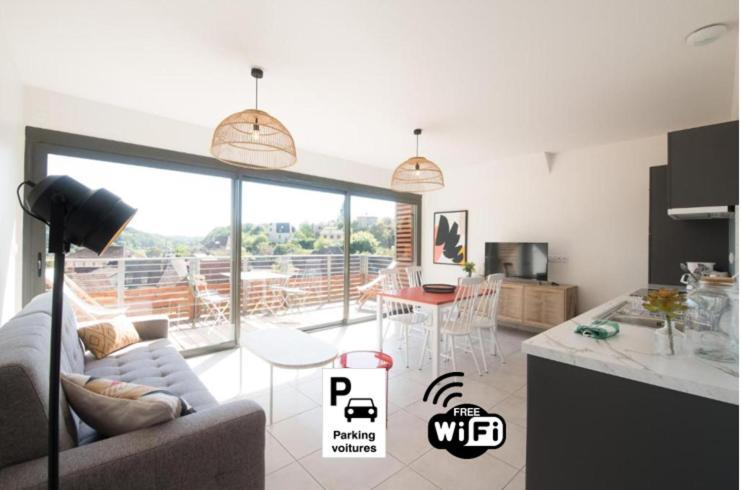 "Le Soleil Levant" Avec Balcon Et Parking Prive, 2 Adultes Et 1 Enfant Sarlat Exterior foto